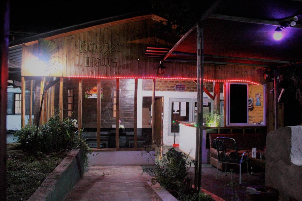 Hostel Krieger Haus Puerto Iguazú Zewnętrze zdjęcie