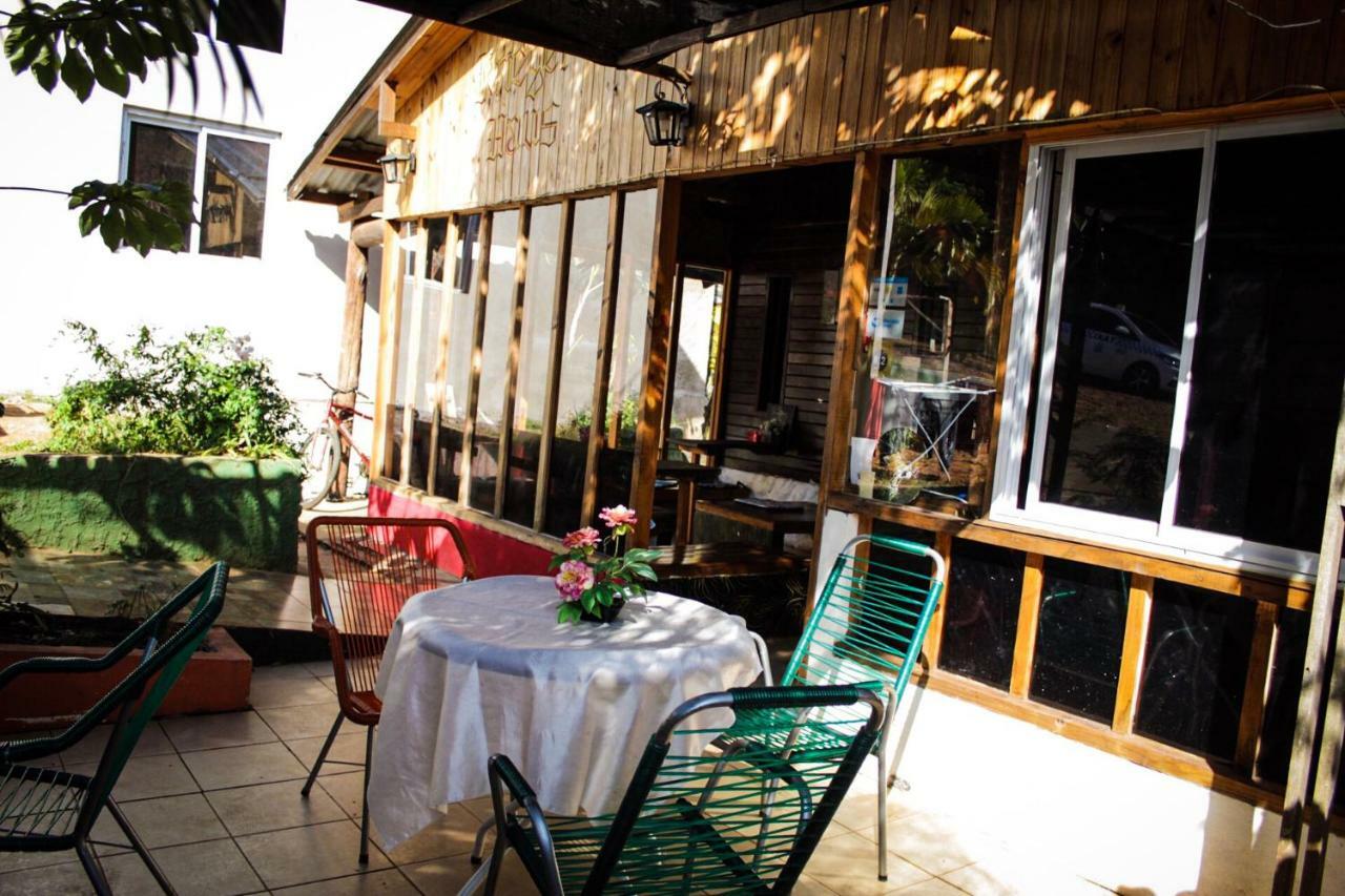 Hostel Krieger Haus Puerto Iguazú Zewnętrze zdjęcie
