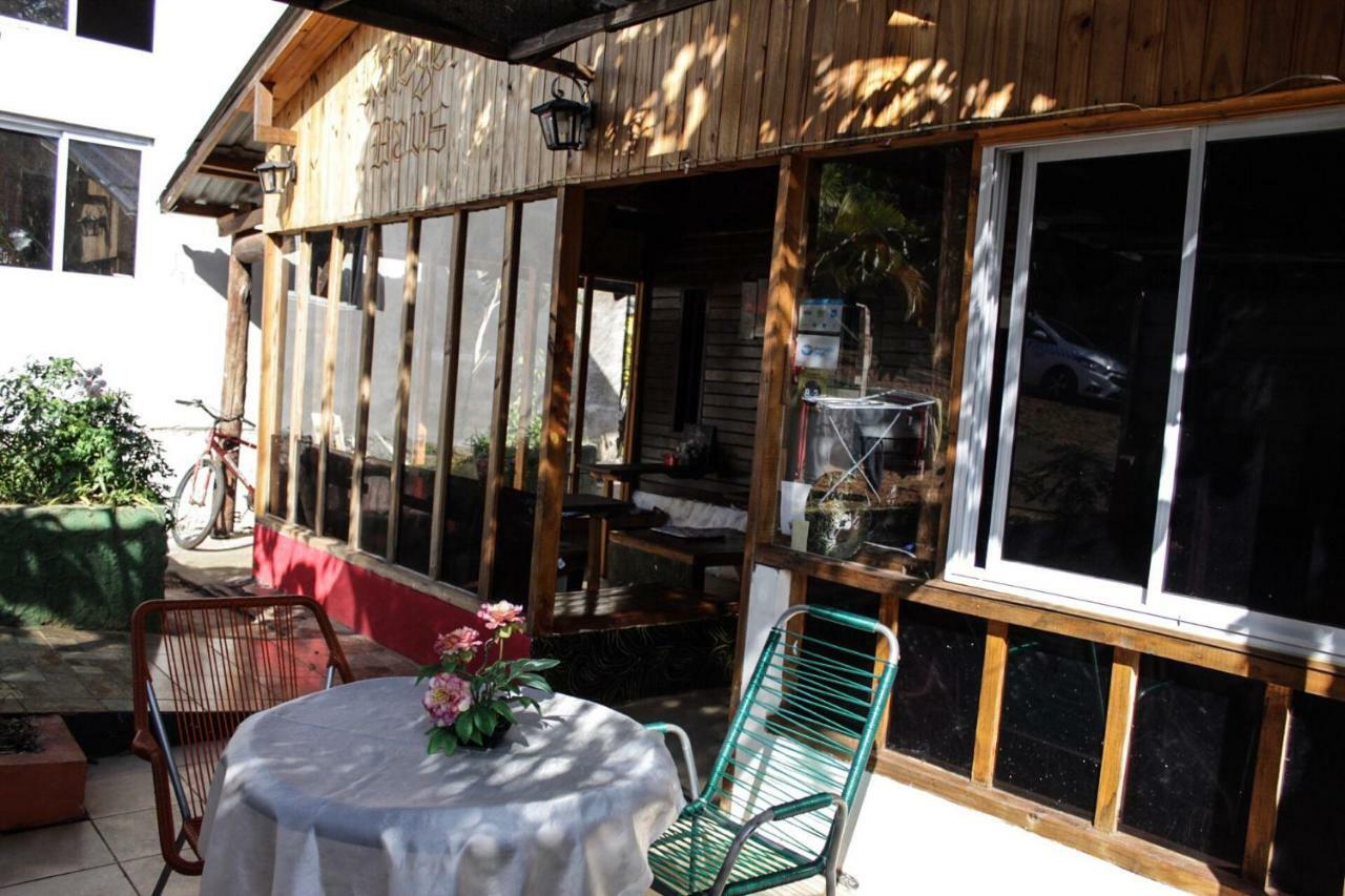 Hostel Krieger Haus Puerto Iguazú Zewnętrze zdjęcie