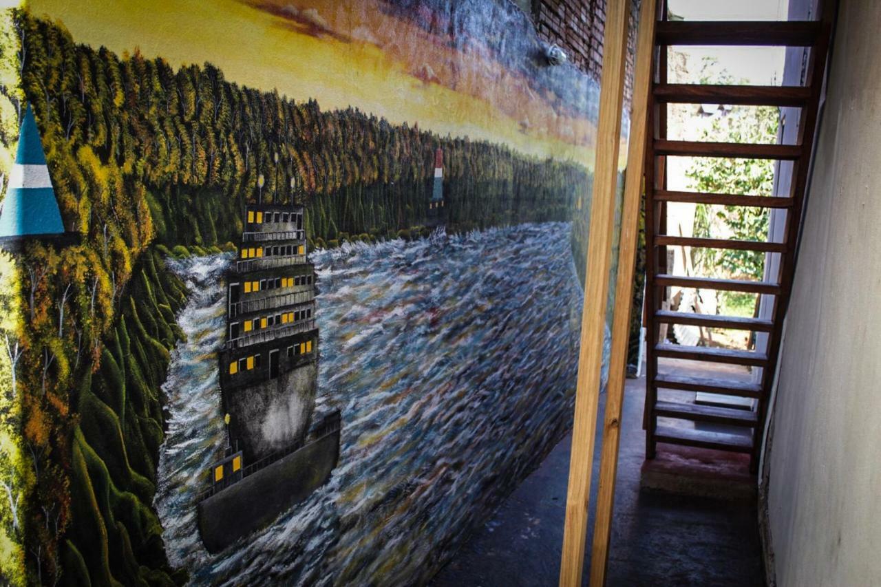 Hostel Krieger Haus Puerto Iguazú Zewnętrze zdjęcie